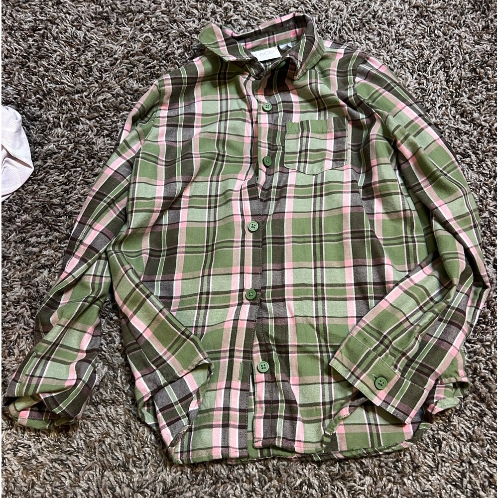 Girl’s the children’s place green plaid button up shirt. Size 7/8